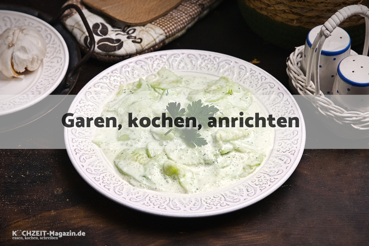 Gurkensalat mit Rahm: Ein erfrischendes Rezept, ganz einfach Gurkensalat mit Rahm: Ein erfrischendes Rezept, ganz einfach