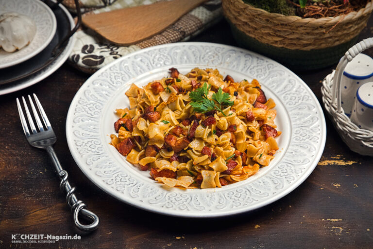 Wurstfleckerl: Ein traditionelles österreichisches Gericht