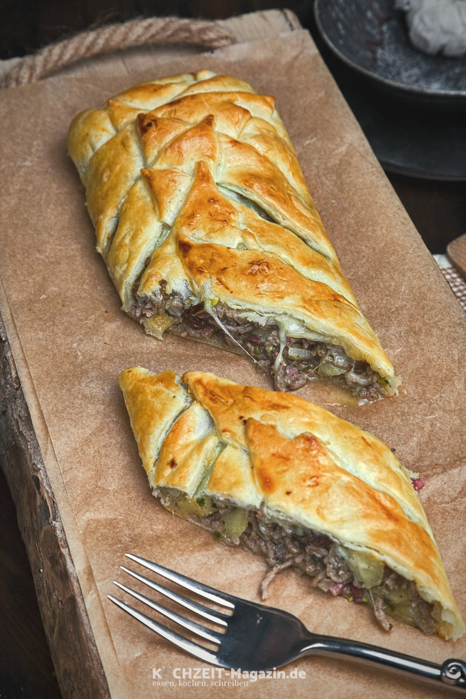 Fleischstrudel mit Äpfel Abbildung 1 Fleischstrudel mit Äpfel und Pistazien