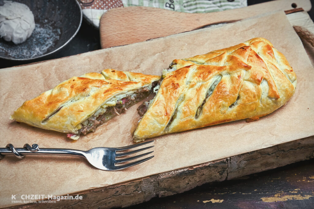 Fleischstrudel mit Äpfel Rezept