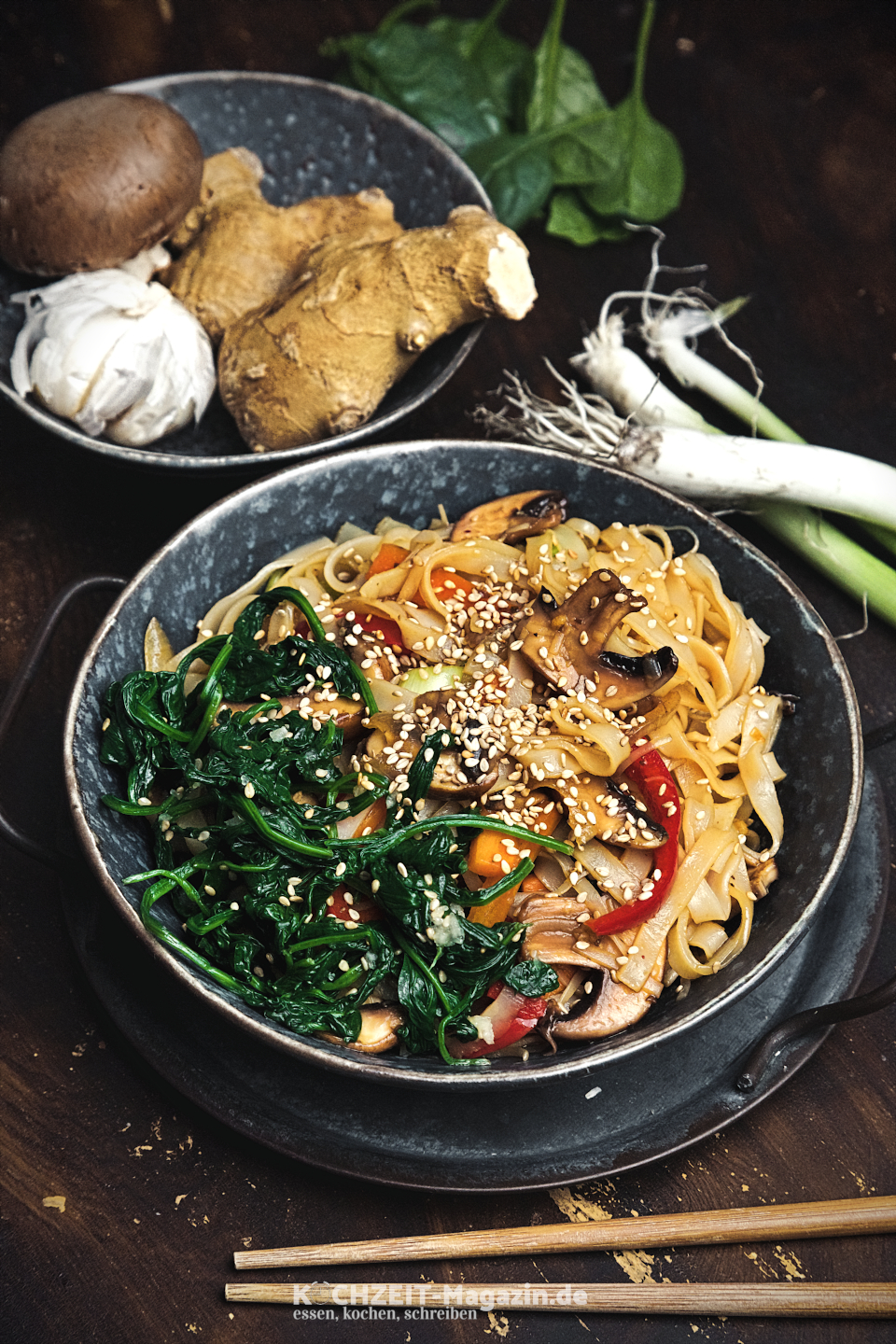 Japchae Koreanisches Nudelgericht Abbildung 1