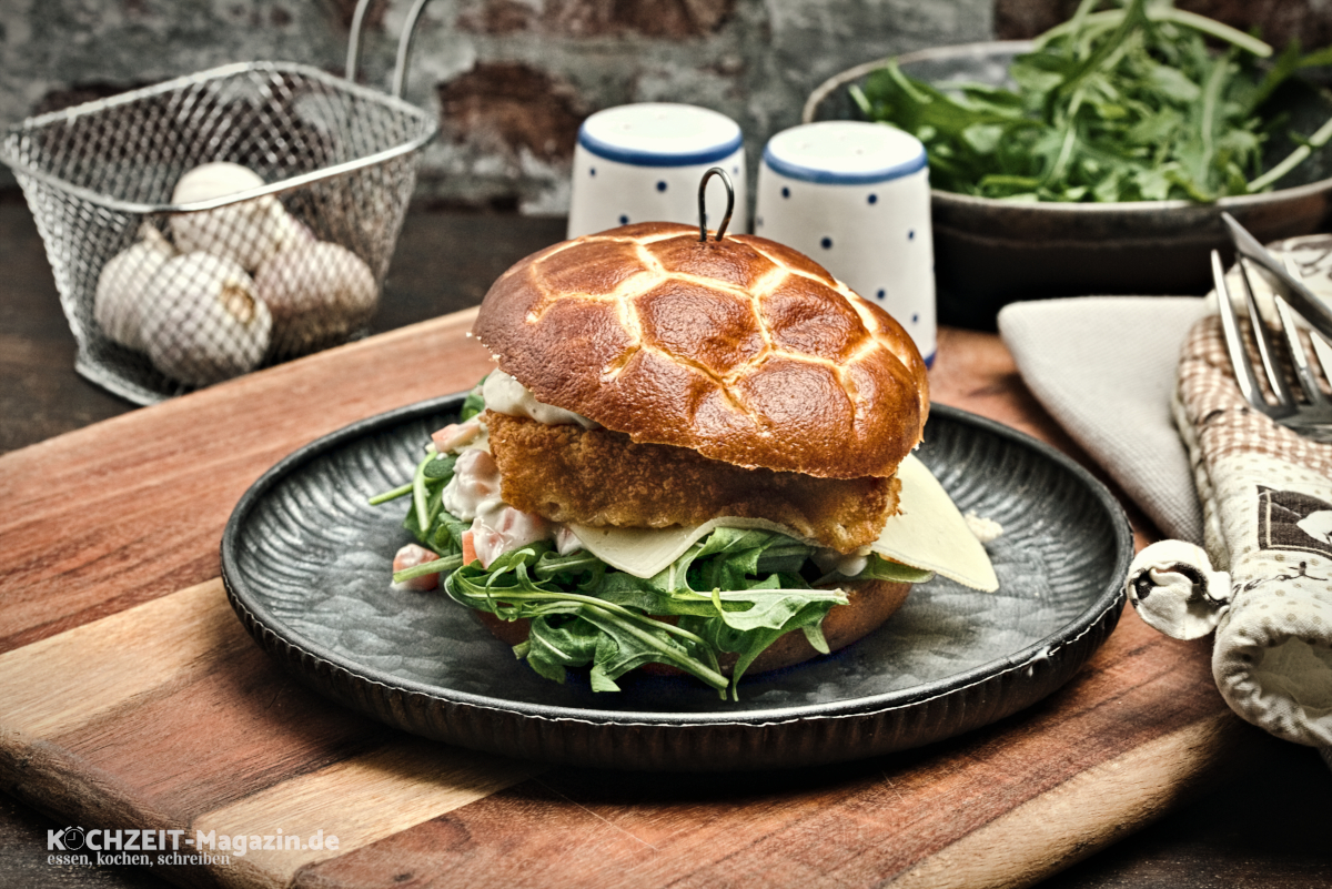 Menü: Fischburger mit Backfisch und Salat, ganz einfach