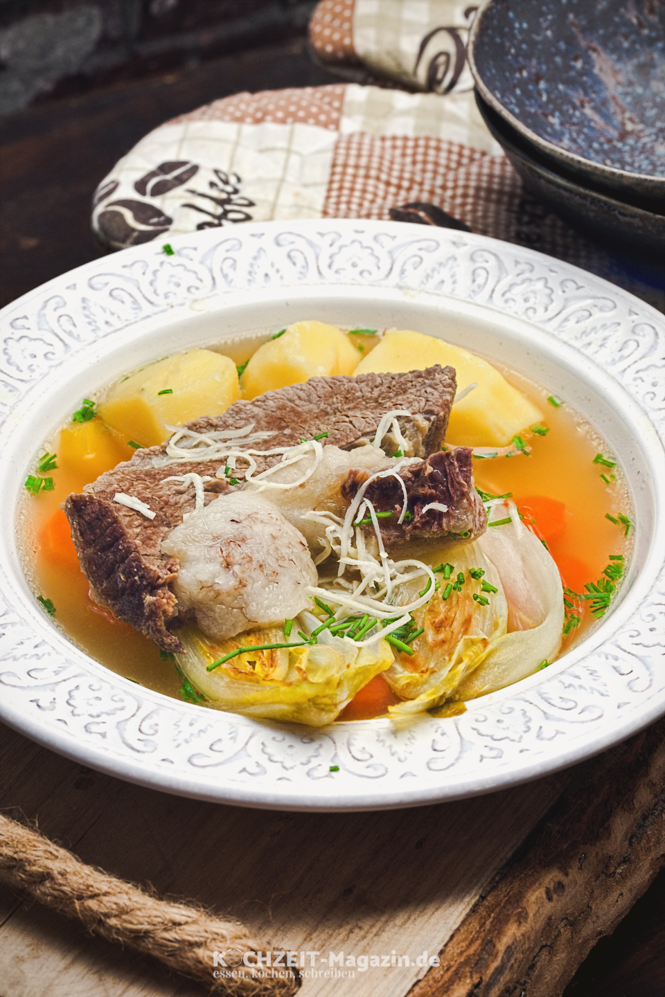gekochte Beinfleisch Suppe Chicoree Abbildung 1 gekochtes Beinfleisch mit Chicorée und Kartoffeln
