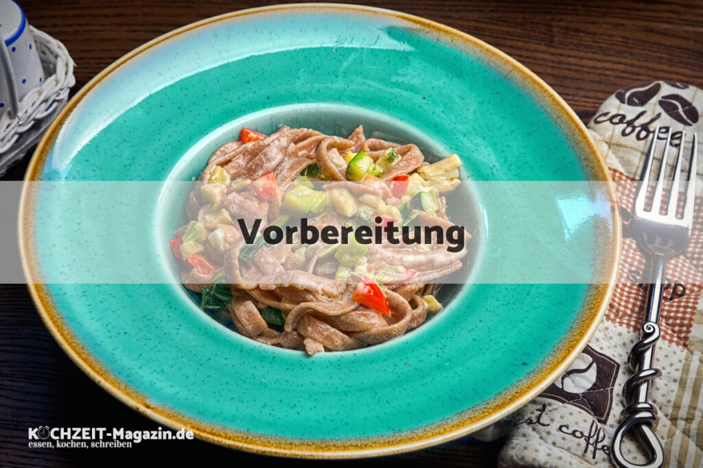 Tagliatelle Gemüse Soße Vorbereitung