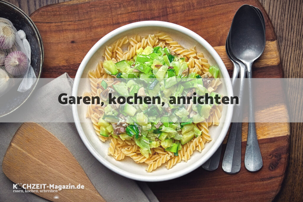 Zucchini Pilz Pasta garen