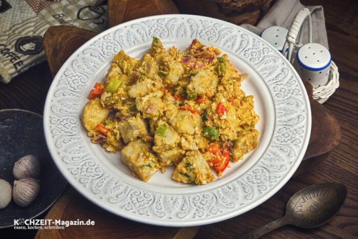 Geröstete Knödel mit Ei, klassisches Gericht ganz neu entdecken