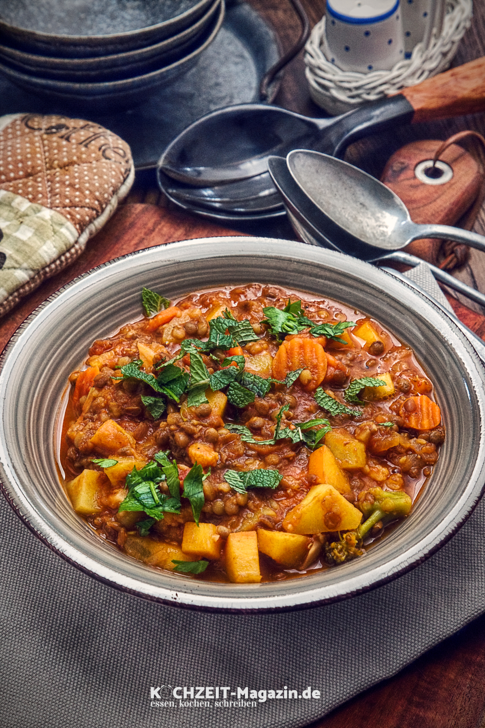 LinseneIntopf mit Kaki Abbildung 1 Linseneintopf mit Kaki und Datteln
