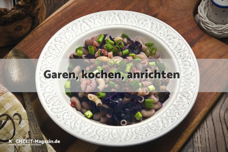 Rotkohl Pasta garen