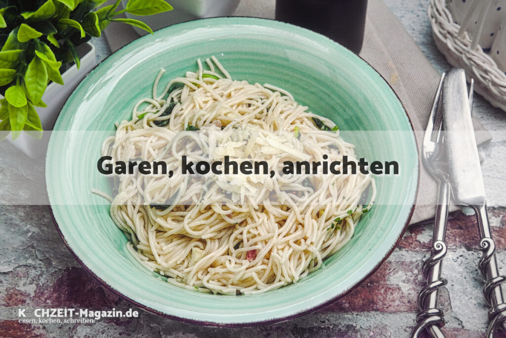 Knoblauch Spinat Spaghetti garen