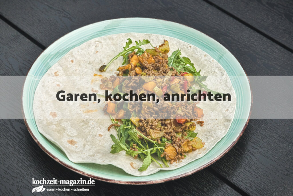 Hackfleisch Gemüse Wraps garen