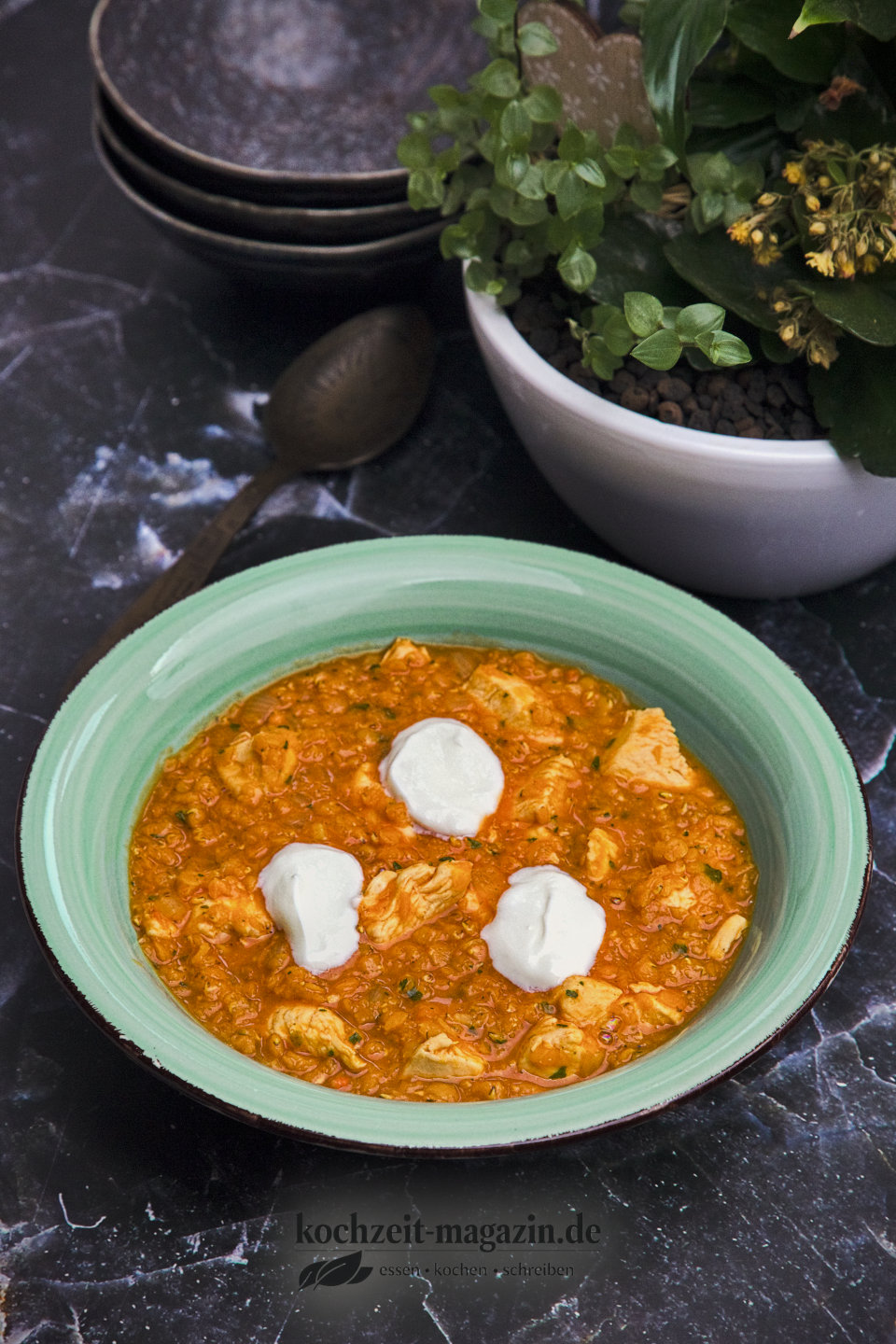 Indisches Dal mit Hühnchen