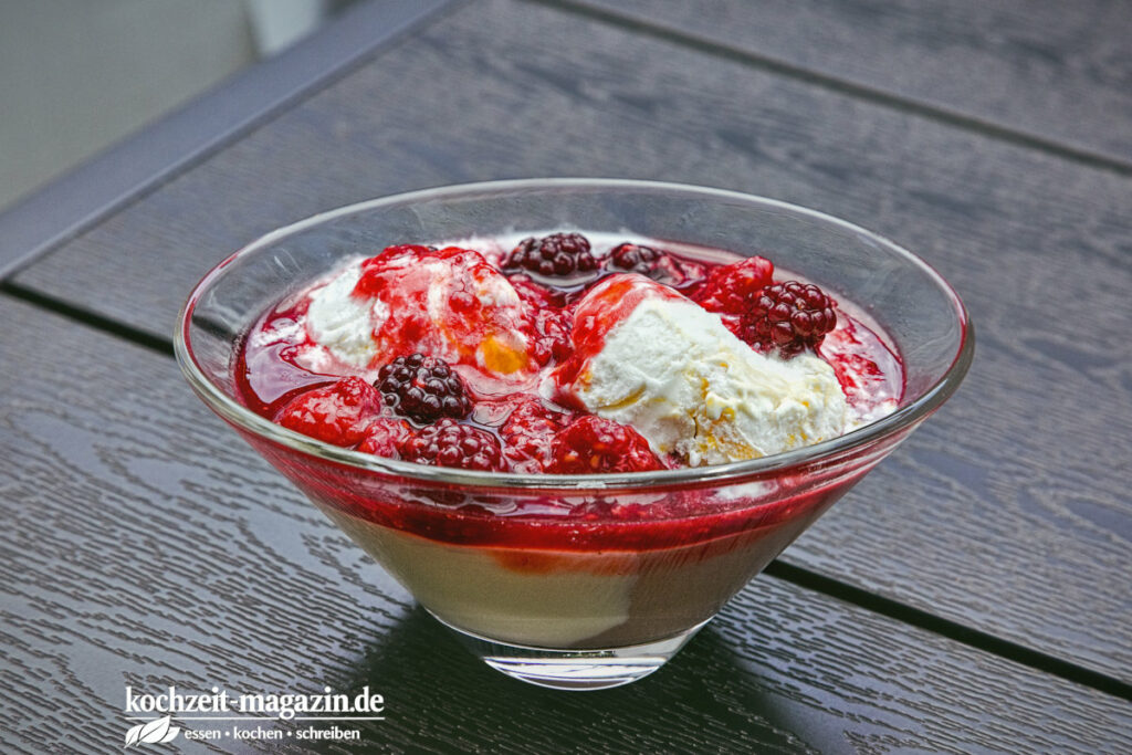 Pudding Eis Früchte Rezept