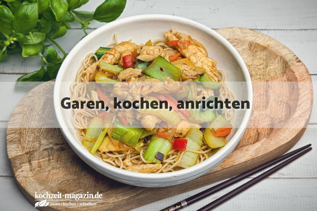 Hühnchen Kokos Nudeln garen