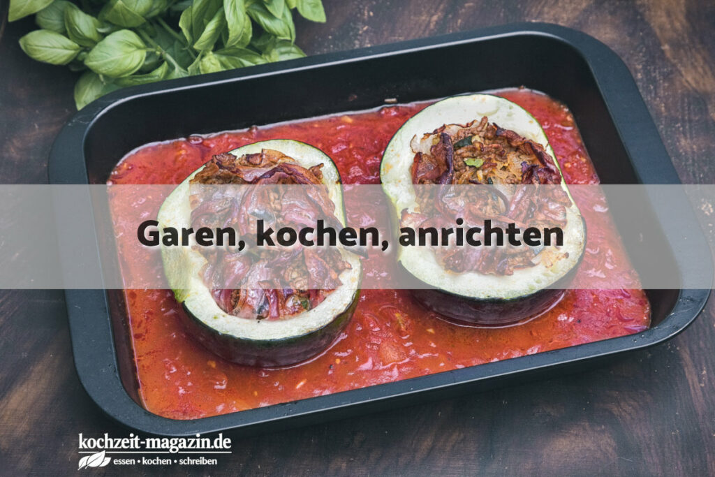 Gefüllter Zucchini mit Hack garen