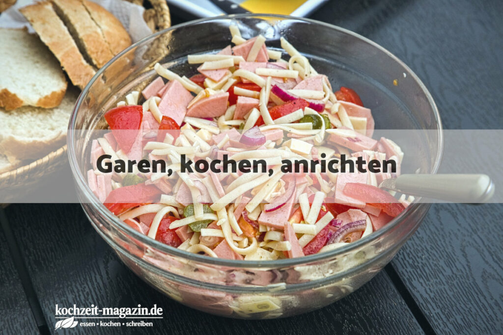 Nudel Wurst Salat garen