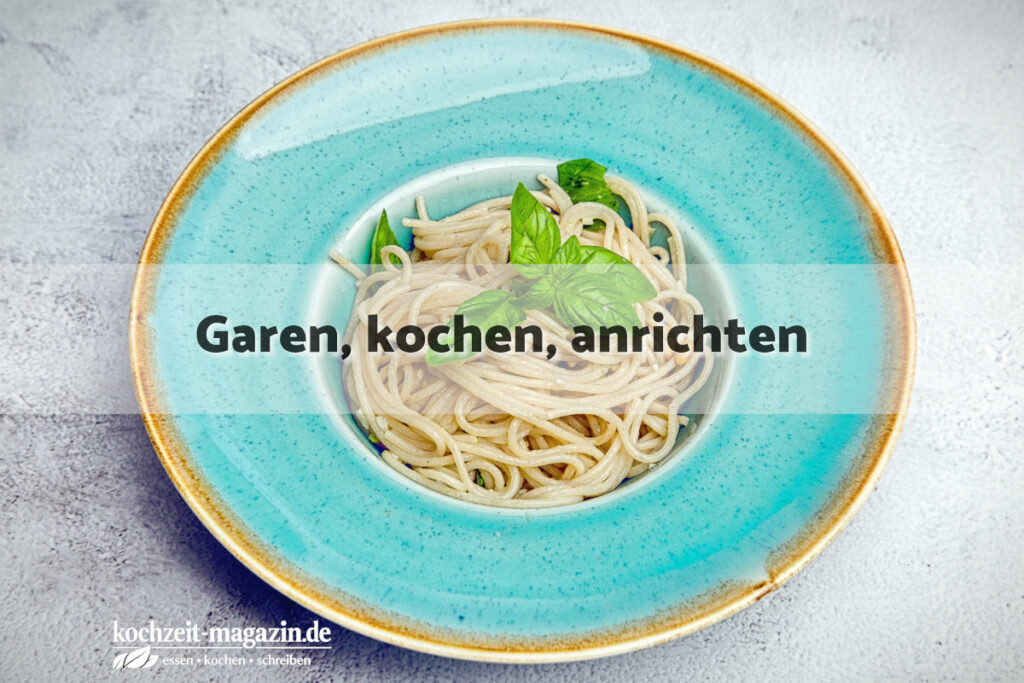 Zitronen Avocado Spaghetti garen